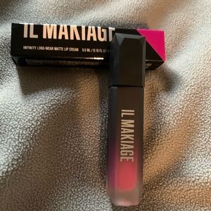 Il Makiage Infinity matte lip cream